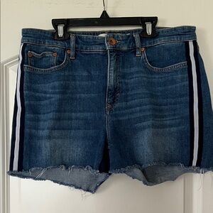 Vineyard Vines | (30) Women's Denim Shorts with Navy & White Striped Detail